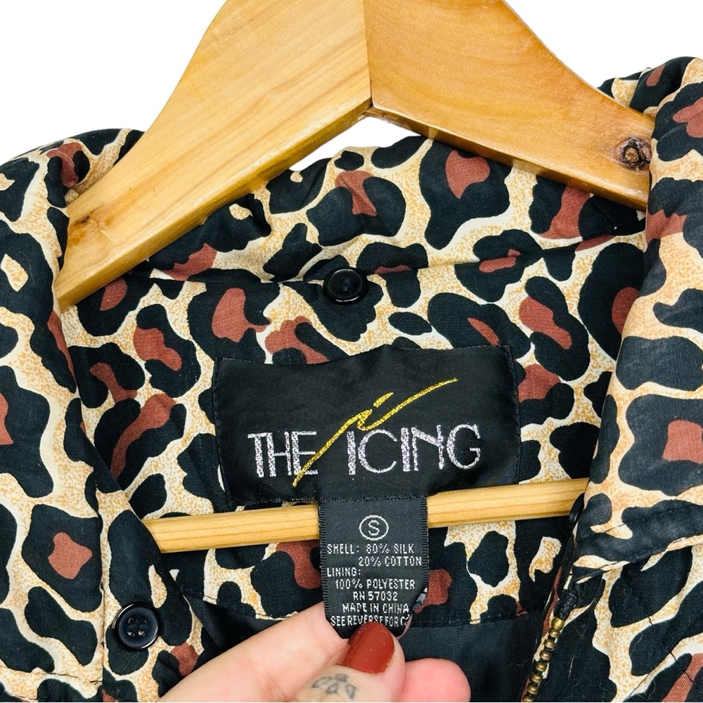 The Icing Vintage 80s Silk Animal Print Cheetah Quilted Puffer Bomber Jacket - Picture 11 of 13